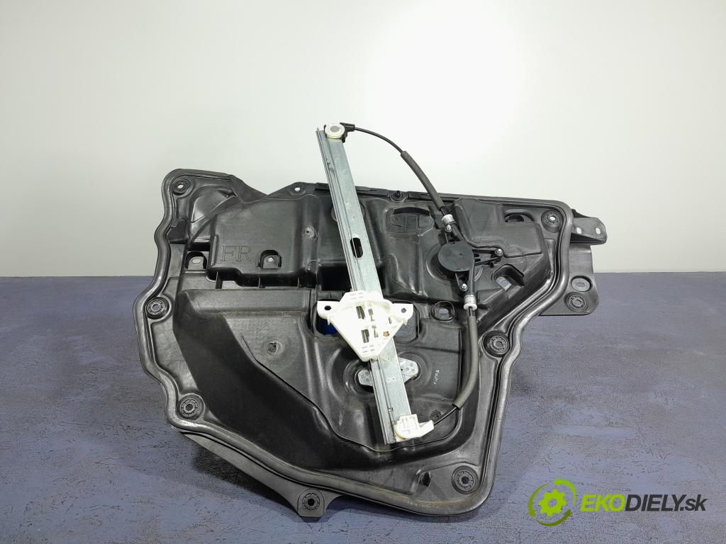 Mazda Cx-5 2015 mechanismus stahování Sklenka: před v pravo: KD535897X