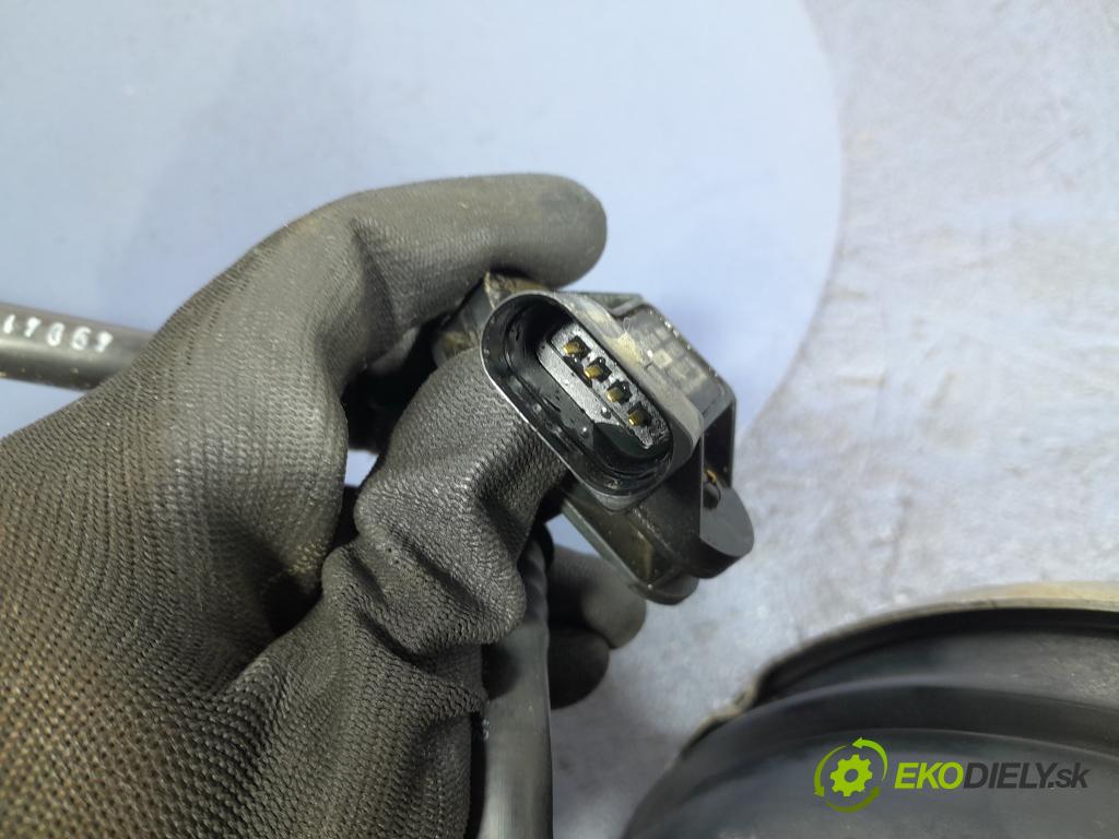 Audi A4 2012 servo Brzdní: 8K0612103N