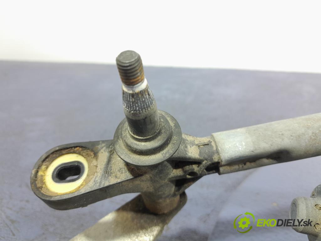 Audi A4 2012 mechanismus motorek Stěrače: před 8K1955119A