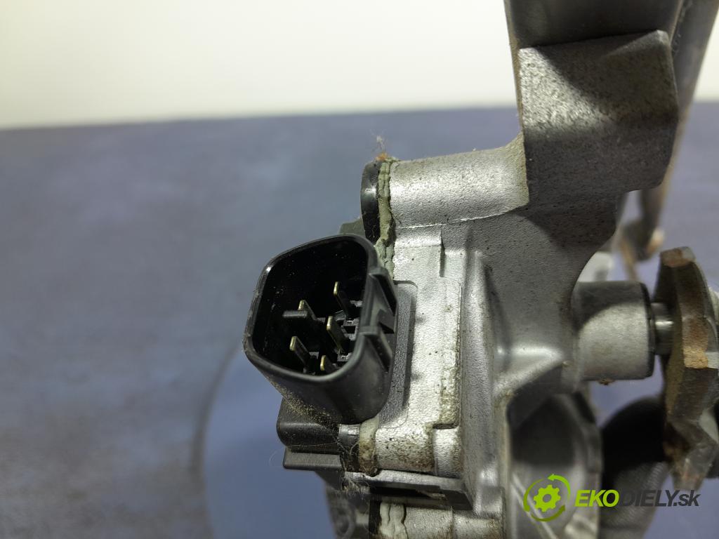 Mazda Cx-5 2015 mechanizmus motor: Stierače: Predné KD53-67340D