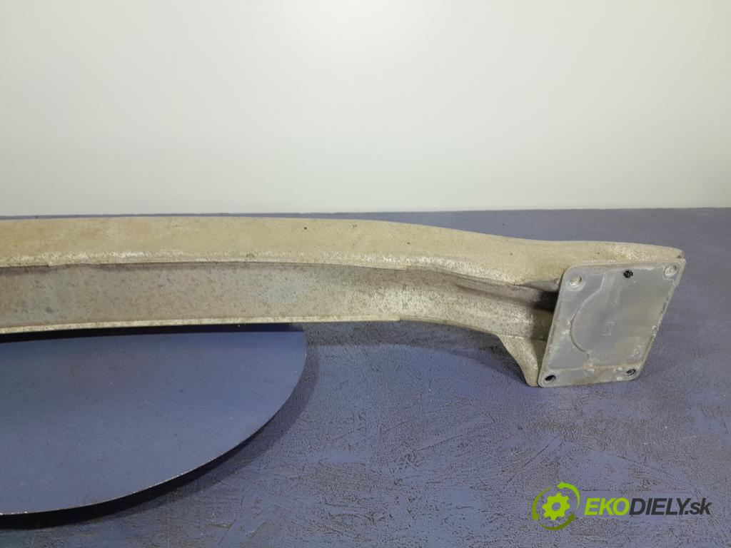 Audi A8 2005 výztuha narazník Zad: 01