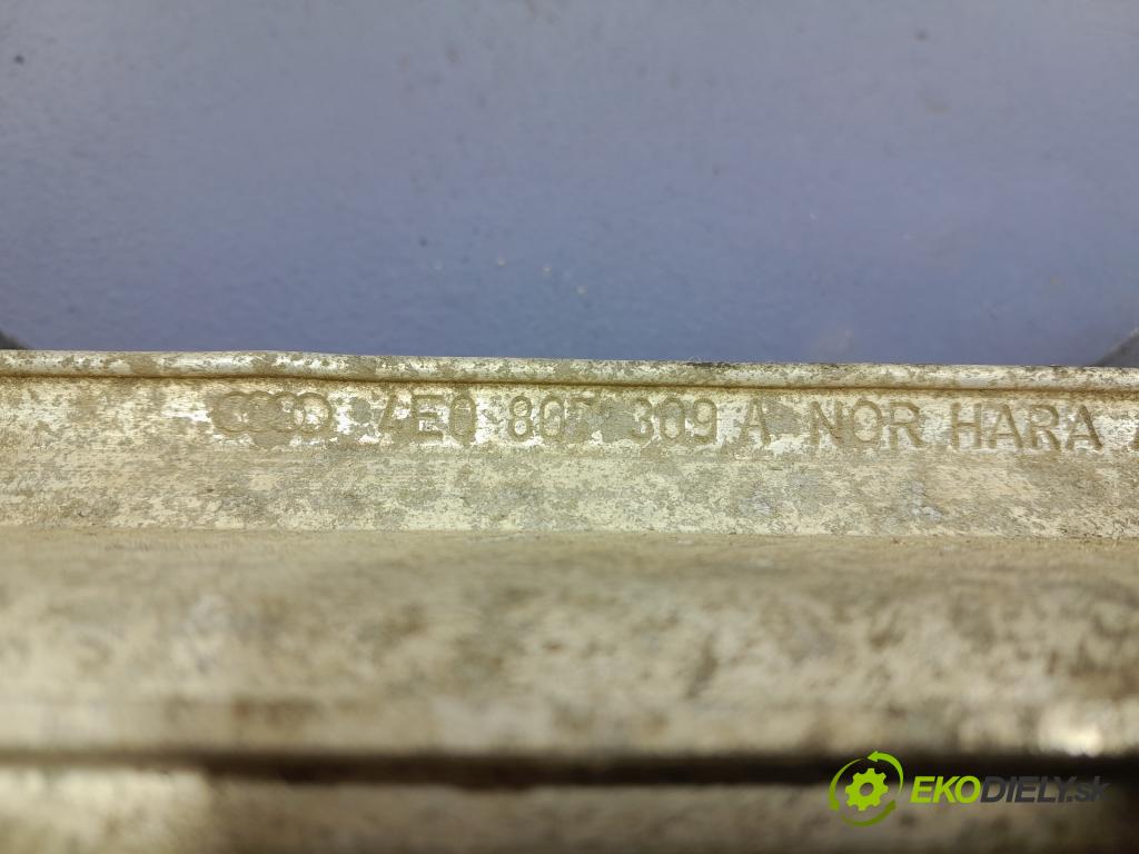 Audi A8 2005 výztuha narazník Zad: 01