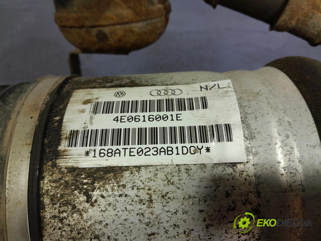 Audi A8 2005 tlmič zad Vľavo.: 4E0616001E