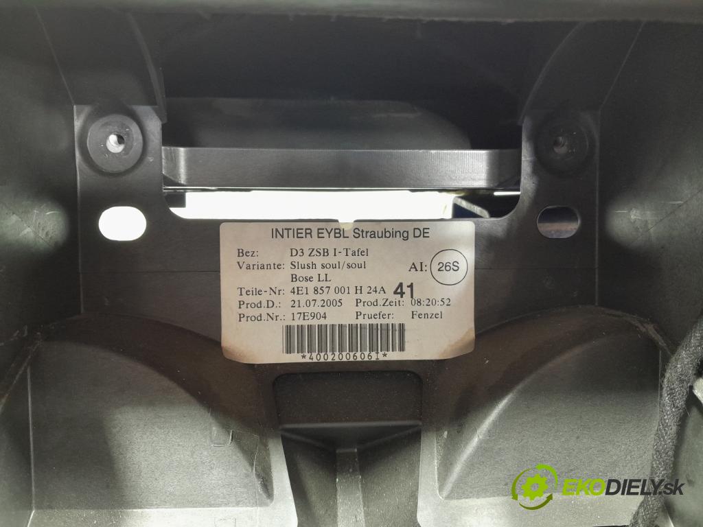 Audi A8 2005 kokpit,pristrojová doska 01