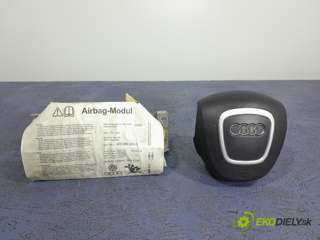 Audi A8 2005 kokpit,pristrojová doska 01