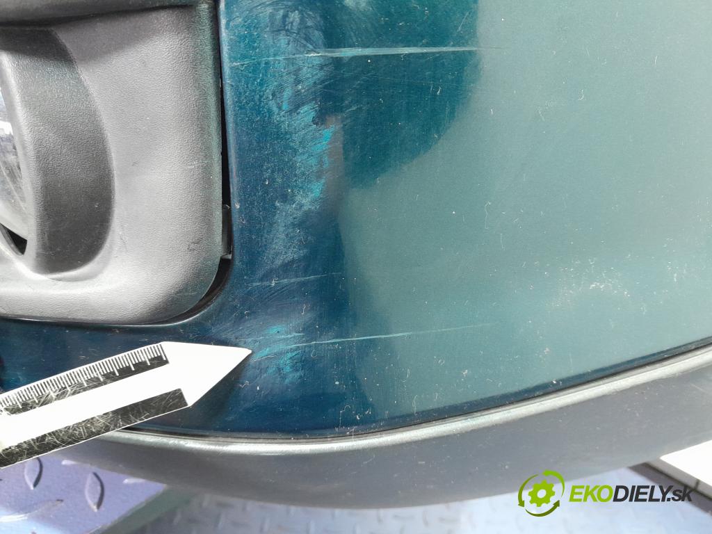 Ford Focus 2006 nárazník před 01