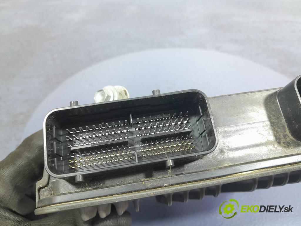 Lexus UX 2021 riadiaca jednotka Motor: 89661-76490
