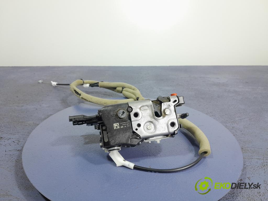 Citroen Berlingo 2017 zámek dveře Zad: v pravo: 01