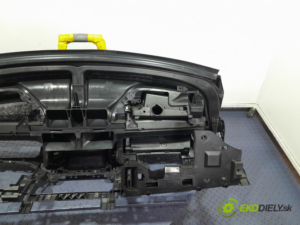 Citroen Berlingo 2017 kokpit,pristrojová doska 01