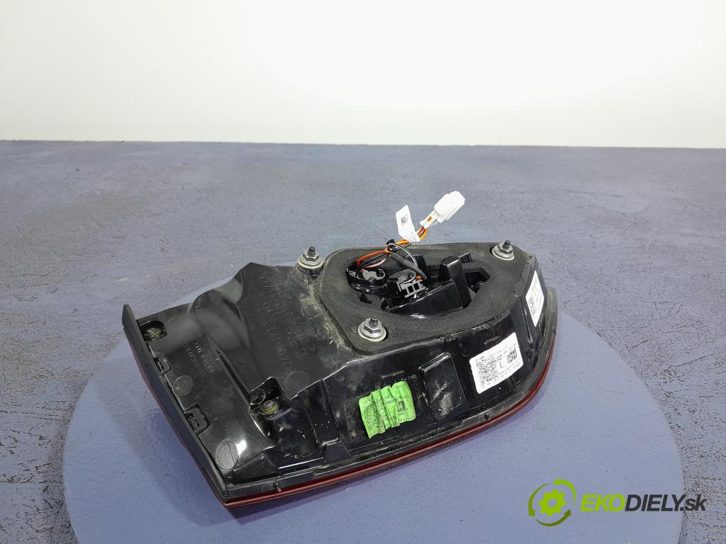 Kia Ceed 2023 svetlo / reflektor zad Prava: Vnútri: 92404J7150