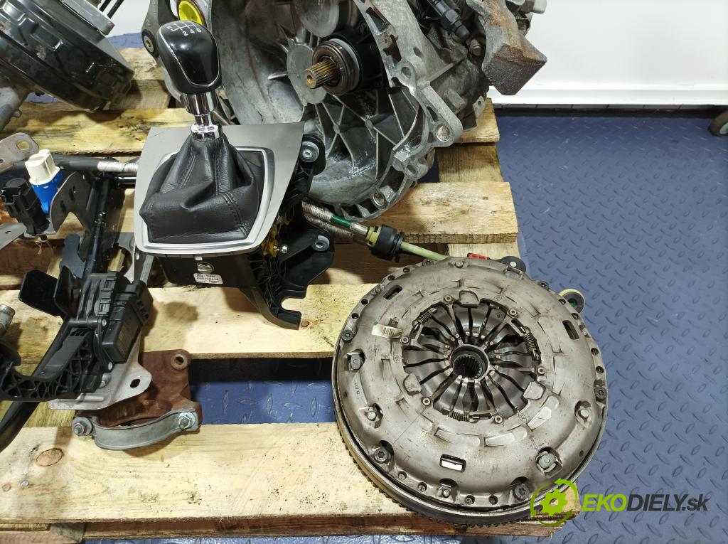 Ford Kuga 2009 prevodovka Manualna AV4R-7002-AA