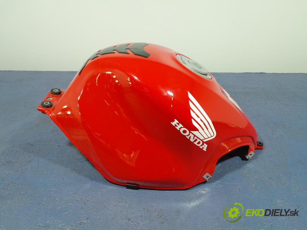 Honda CBR 1999 Nádrž: paliva 01