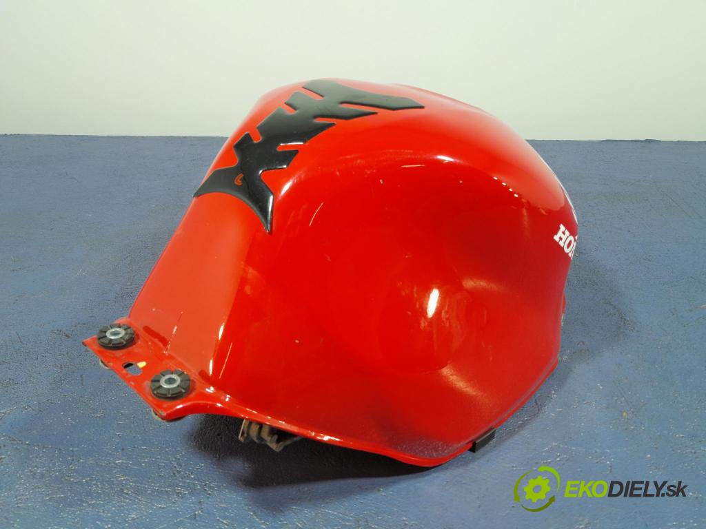Honda CBR 1999 Nádrž: paliva 01