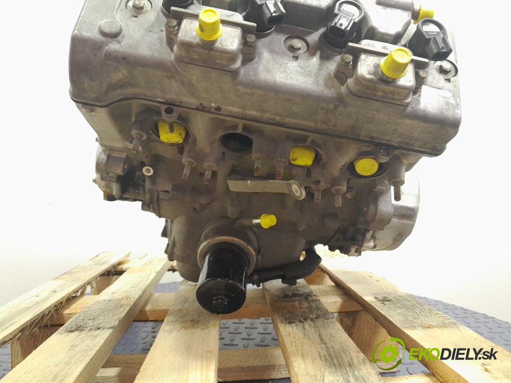 Honda CBR 1999 motor Benzín: 01