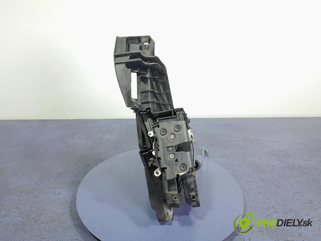 Volvo S80 2006 zámek dveře před Levý: 01