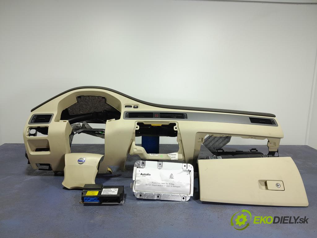 Volvo S80 2006 kokpit,pristrojová doska 01