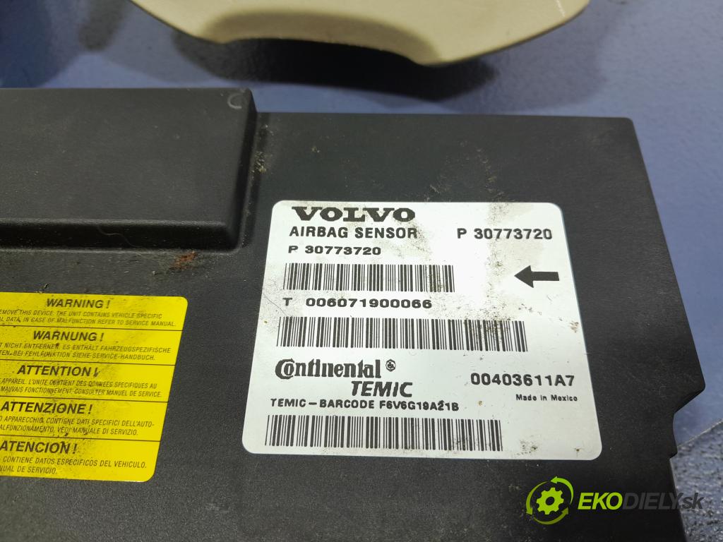 Volvo S80 2006 kokpit,pristrojová doska 01