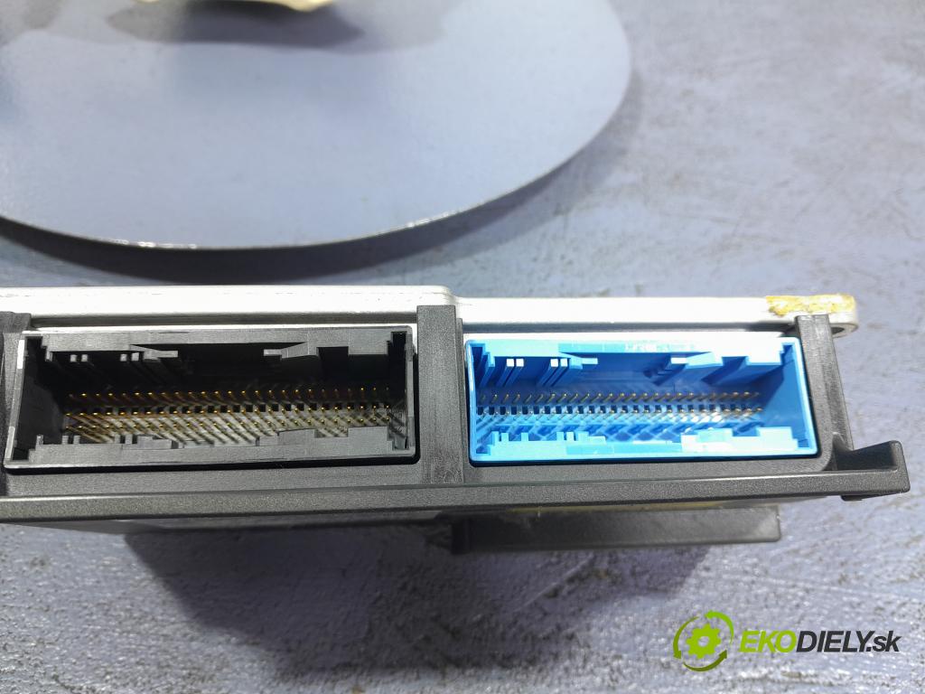 Volvo S80 2006 kokpit,pristrojová doska 01