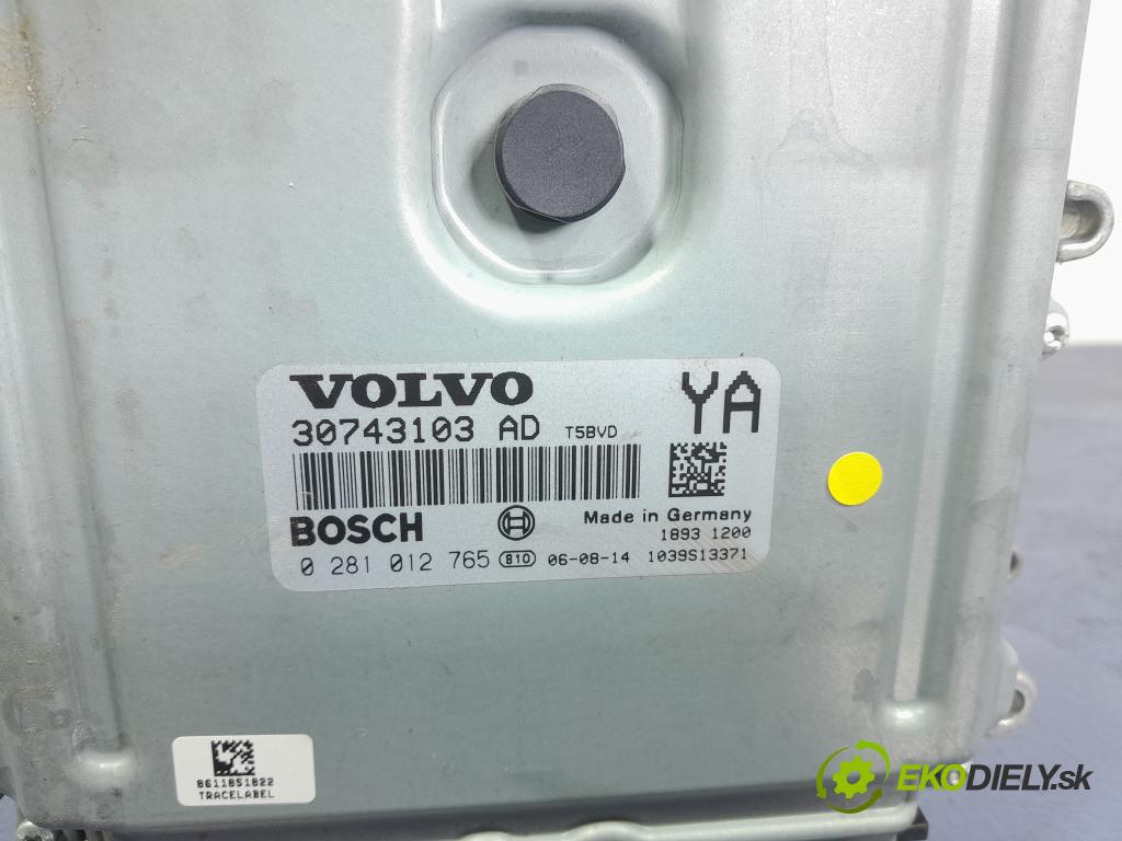 Volvo S80 2006 řídící jednotka Motor: 30743103