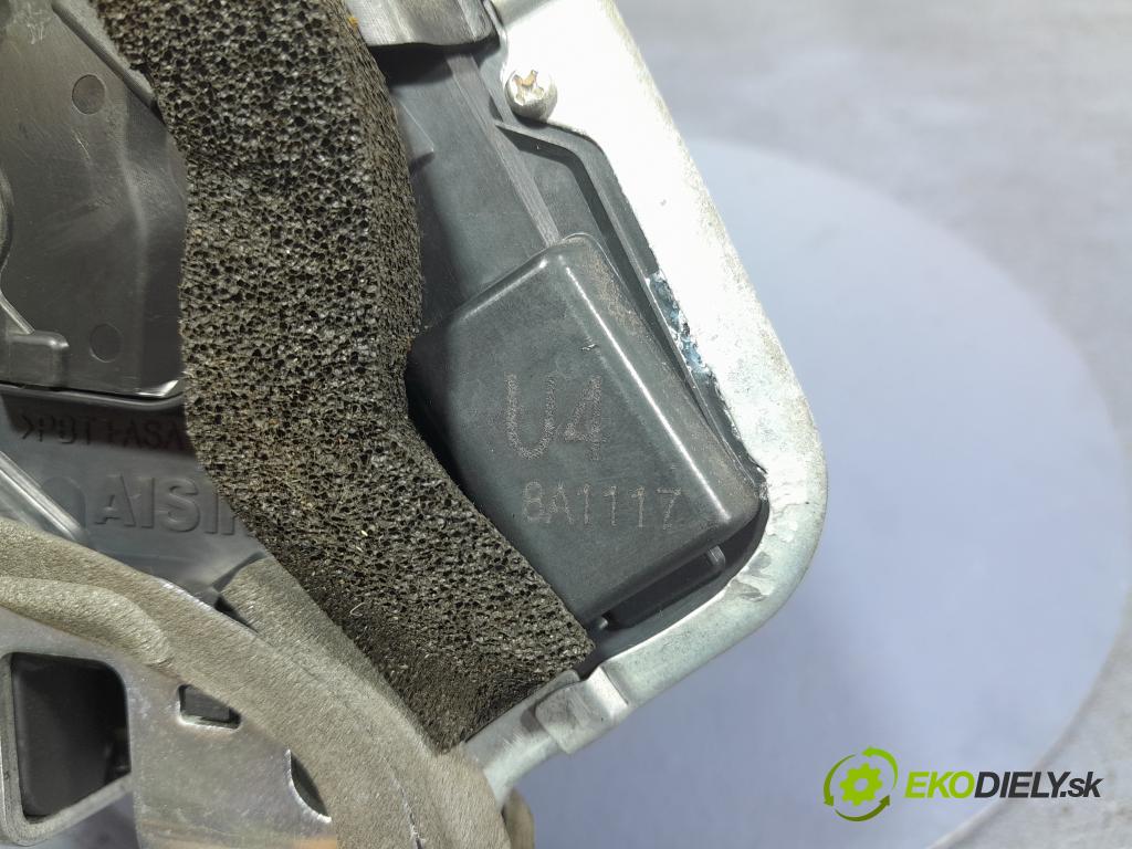 Lexus IS 2018 zámek dveře Zad: v pravo: 01