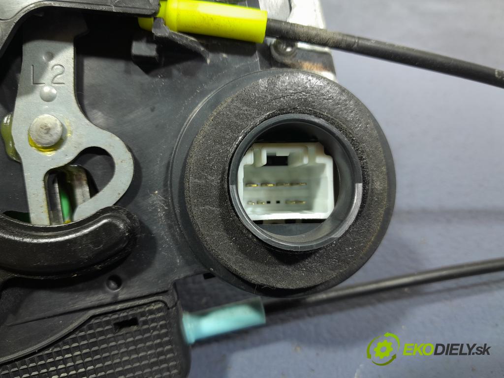 Lexus IS 2018 zámek dveře Zad: Levý: 01