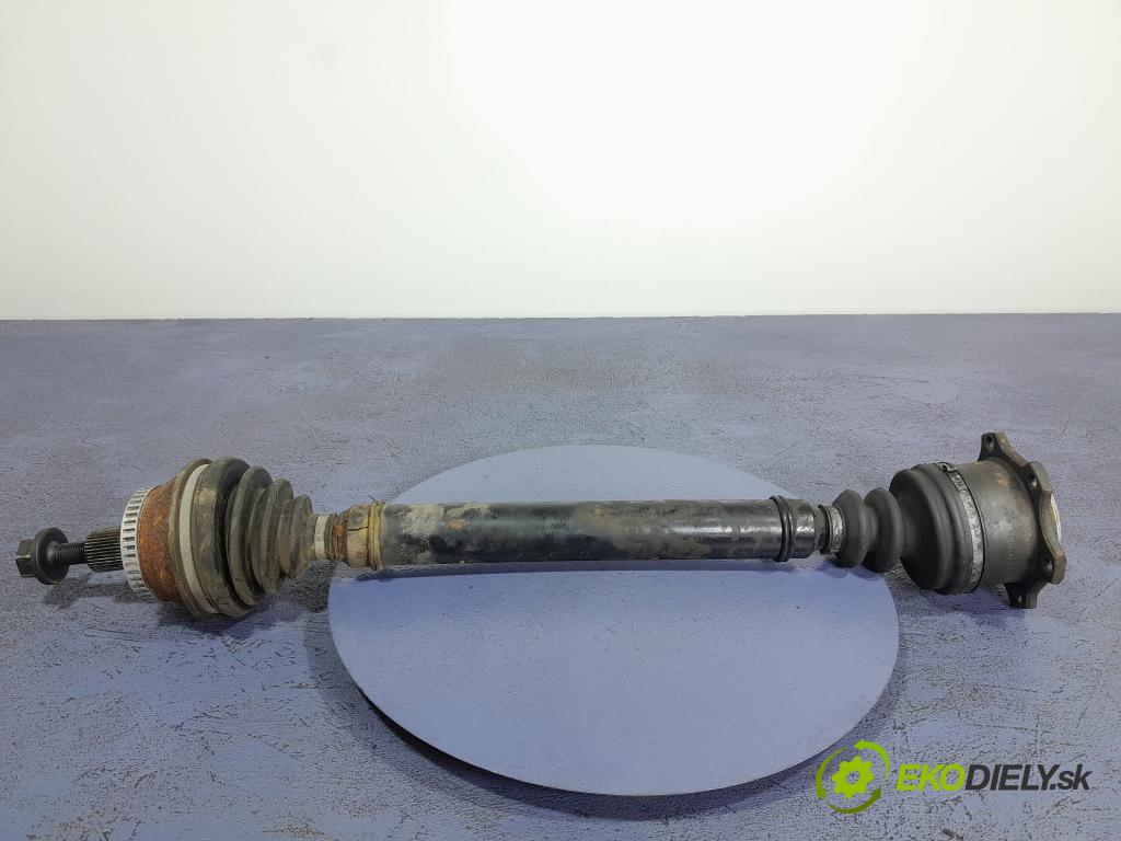 Audi A6 1997 poloos Prava: Predné 4B0407272