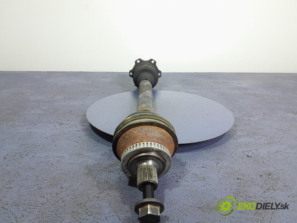 Audi A6 1997 poloos Prava: Predné 4B0407272