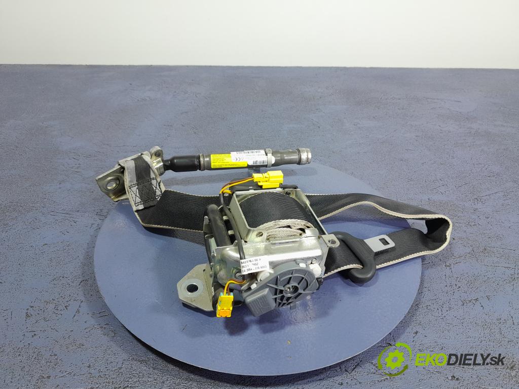 Mercedes S-klasa 2019 Pásy: Bezpečnosť: x 0589-P1-000132