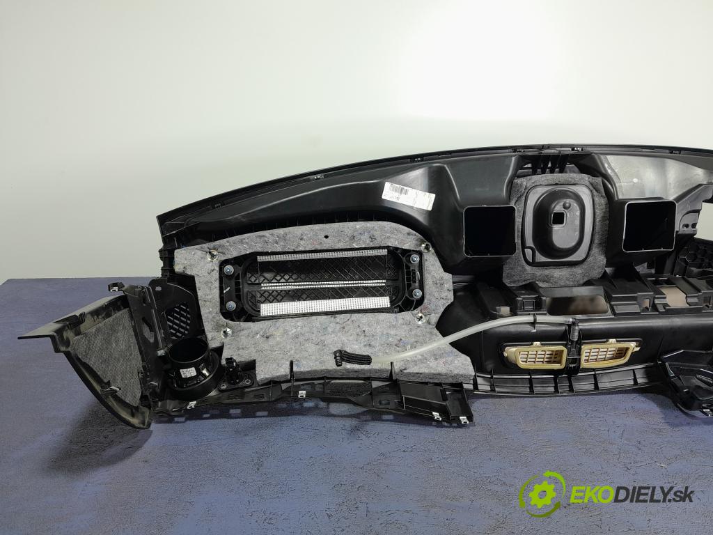 Mercedes S-klasa 2019 kokpit,pristrojová doska 01