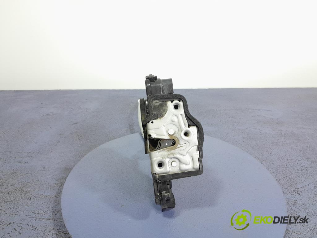 Skoda Fabia 2023 zámok dvere Predné v pravo: 10B837016B