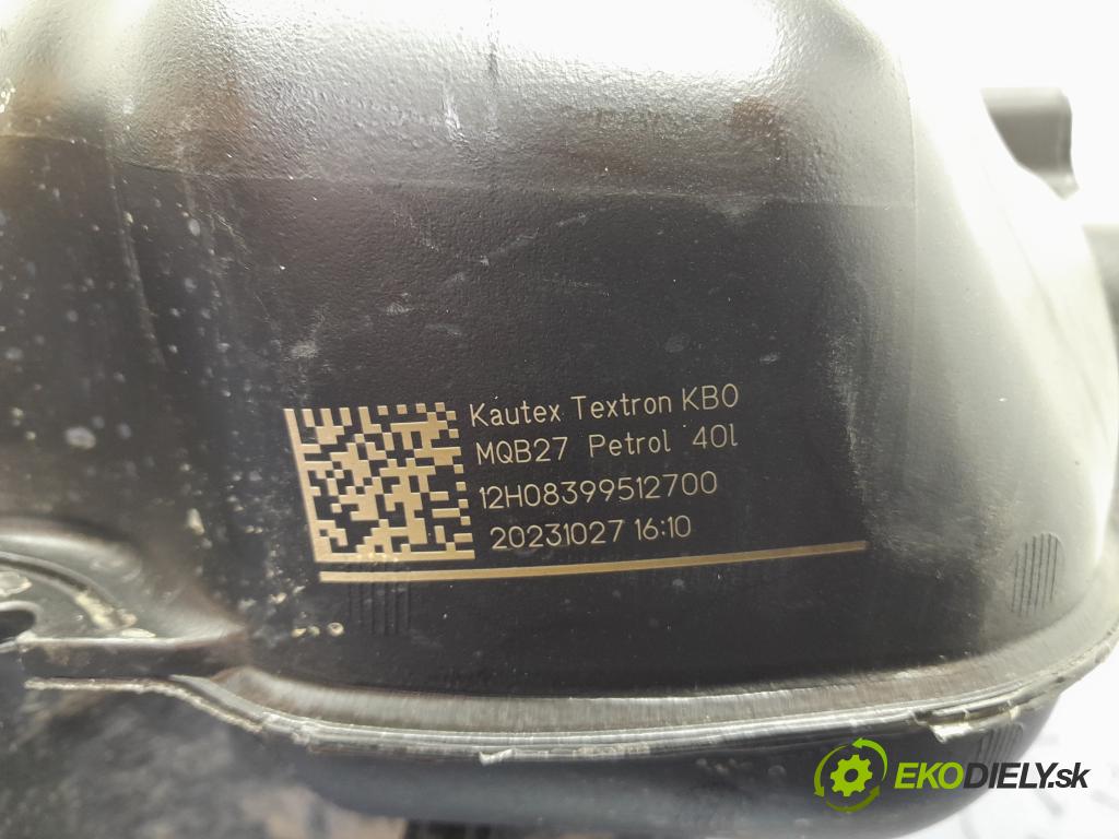 Skoda Fabia 2023 Nádrž: paliva 2Q020101