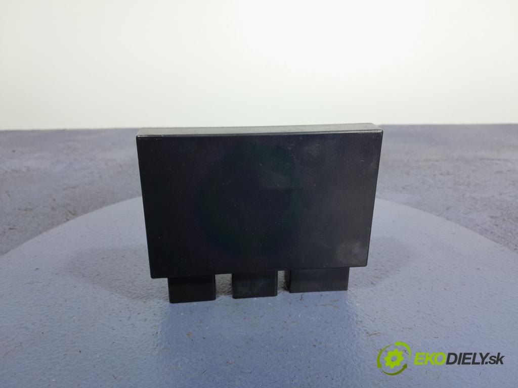 Audi A6 2011 oko Do Přívěsy 4F0907383D