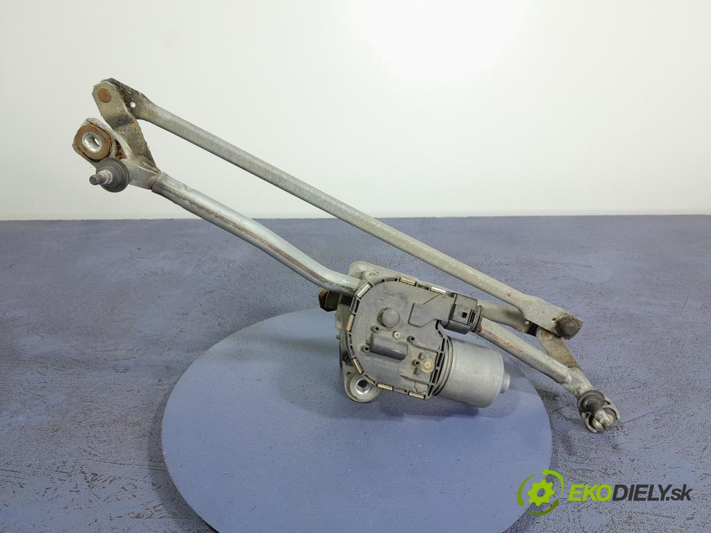 Audi A6 2011 mechanismus motorek Stěrače: před 4F1955119D