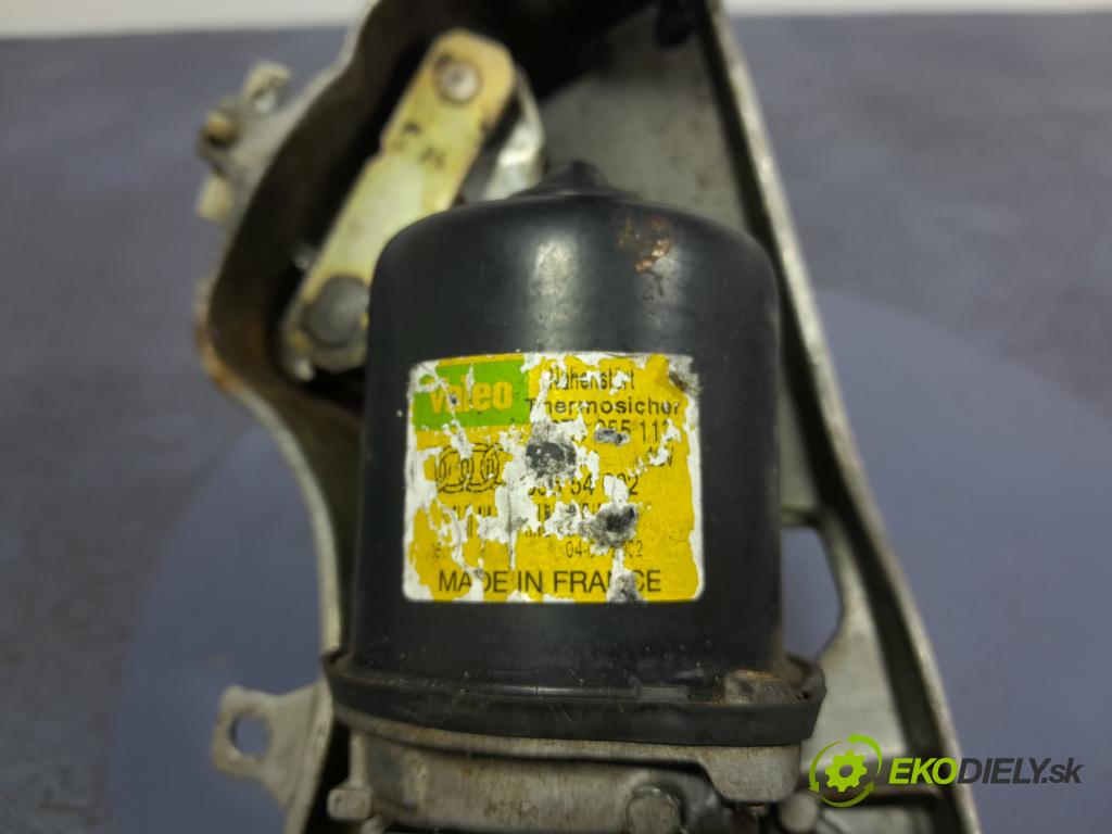 Audi A2 2002 mechanismus motorek Stěrače: před 8Z1955023