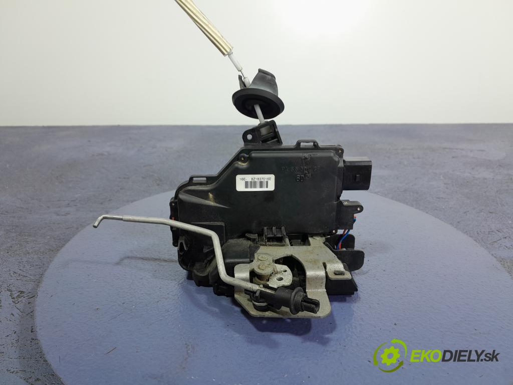 Audi A2 2002 zámek dveře před v pravo: 8Z1837016E