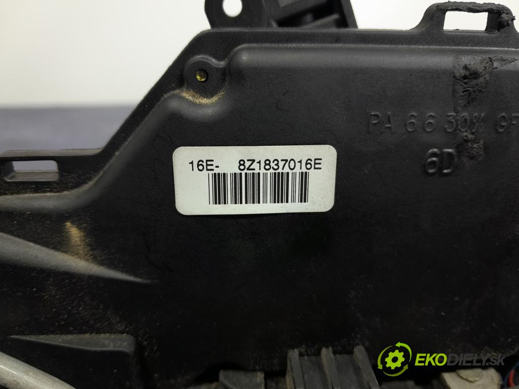 Audi A2 2002 zámek dveře před v pravo: 8Z1837016E