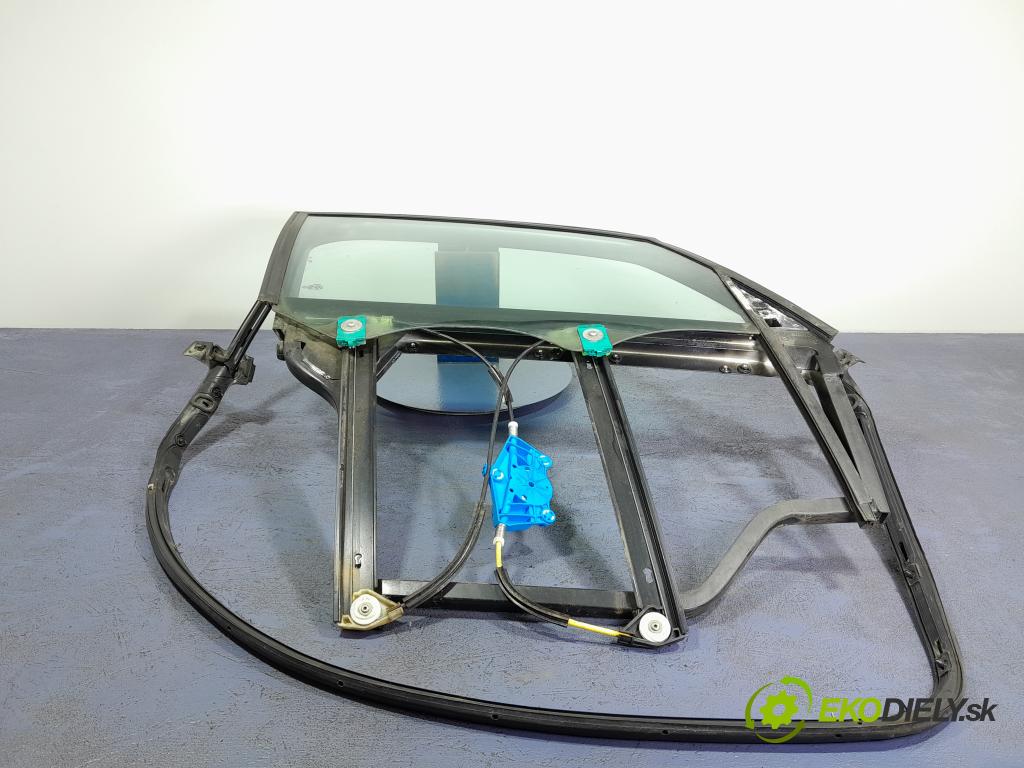 Audi A2 2002 mechanismus stahování Sklenka: před v pravo: 8Z0837754A