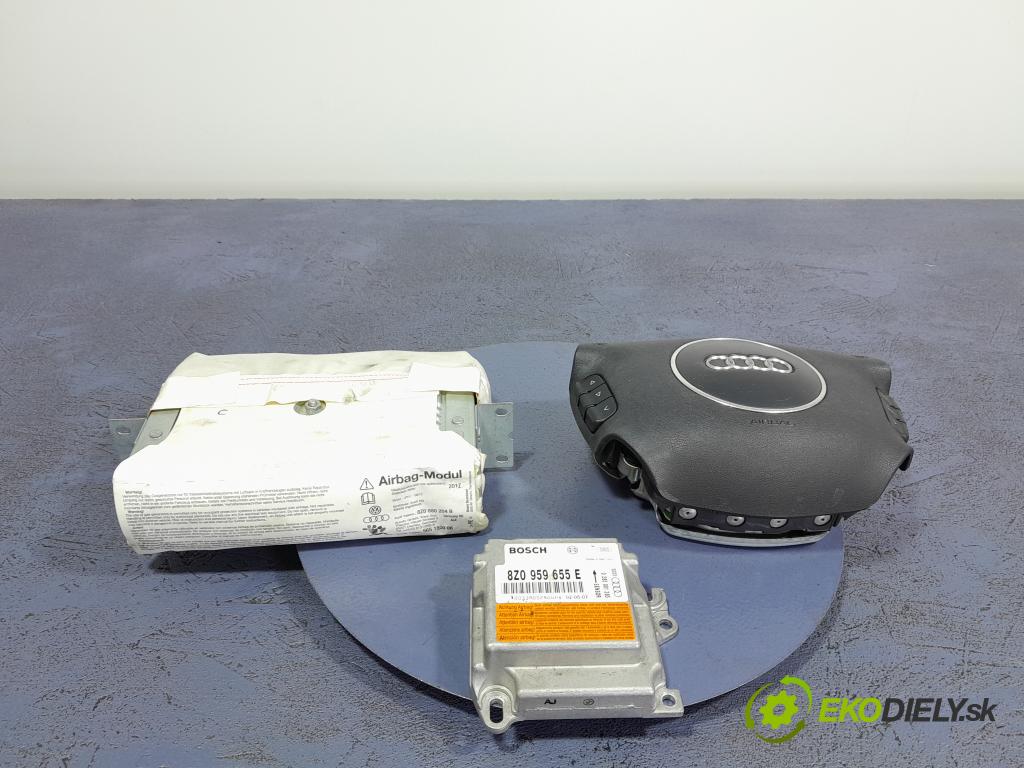 Audi A2 2002 kokpit,pristrojová doska 01
