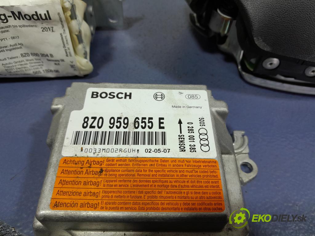 Audi A2 2002 kokpit,pristrojová doska 01