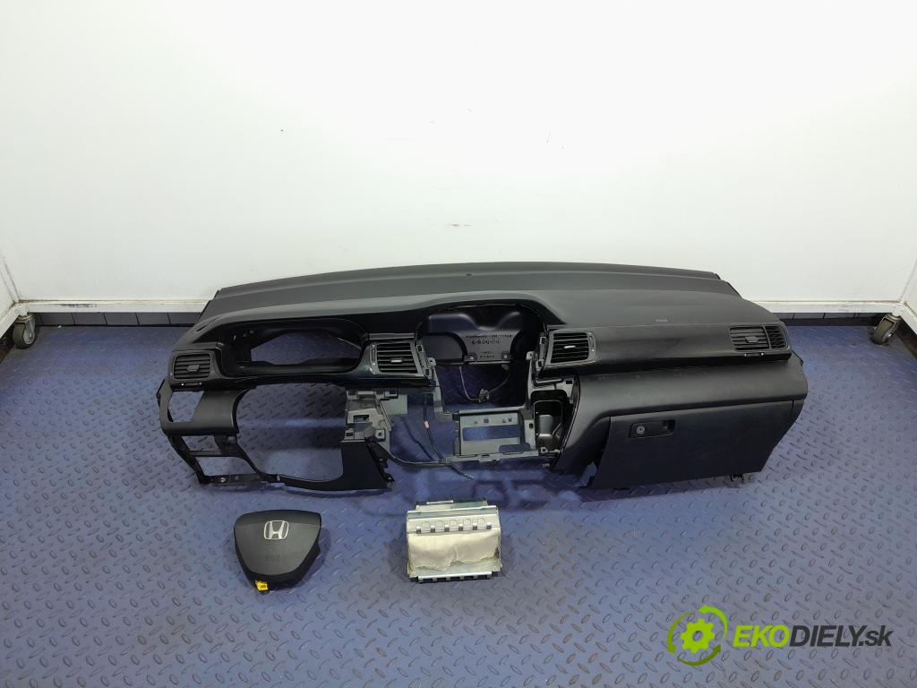 Honda Fr-v 2006 kokpit,pristrojová doska 01