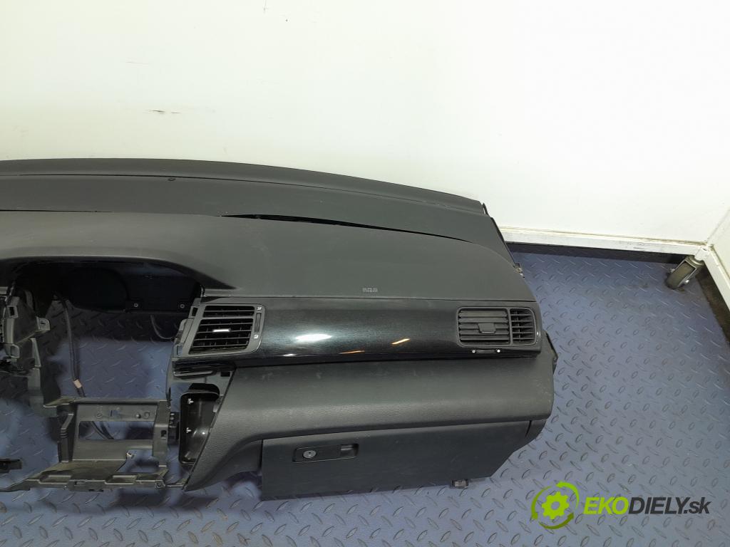Honda Fr-v 2006 kokpit,pristrojová doska 01