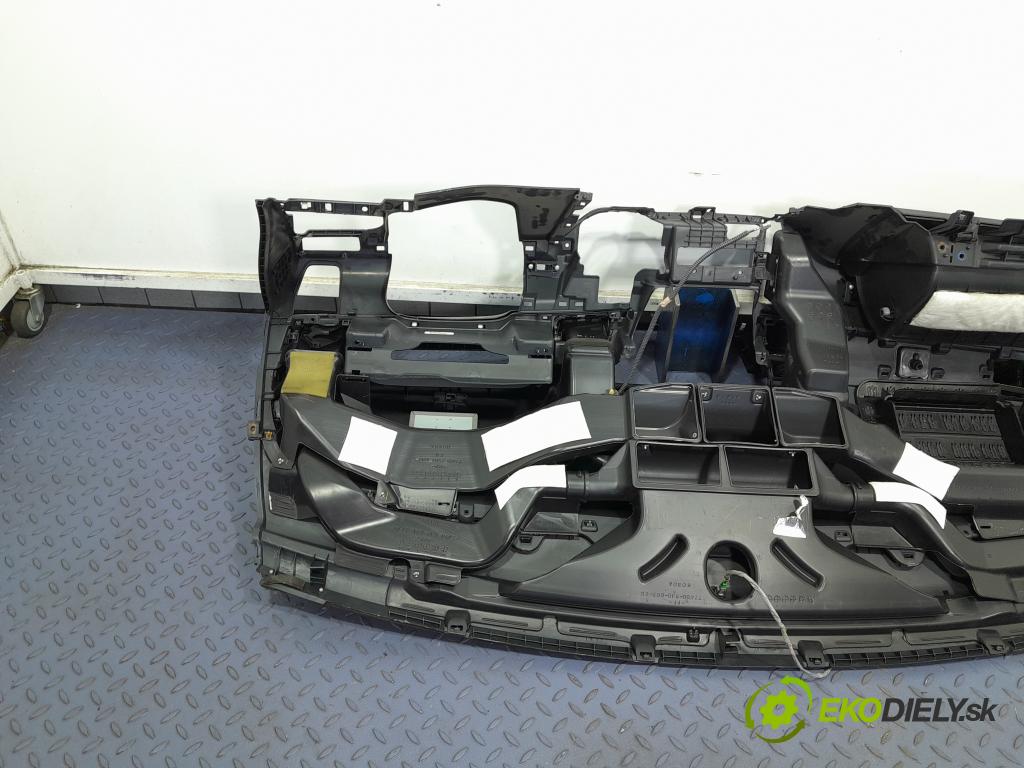 Honda Fr-v 2006 kokpit,pristrojová doska 01