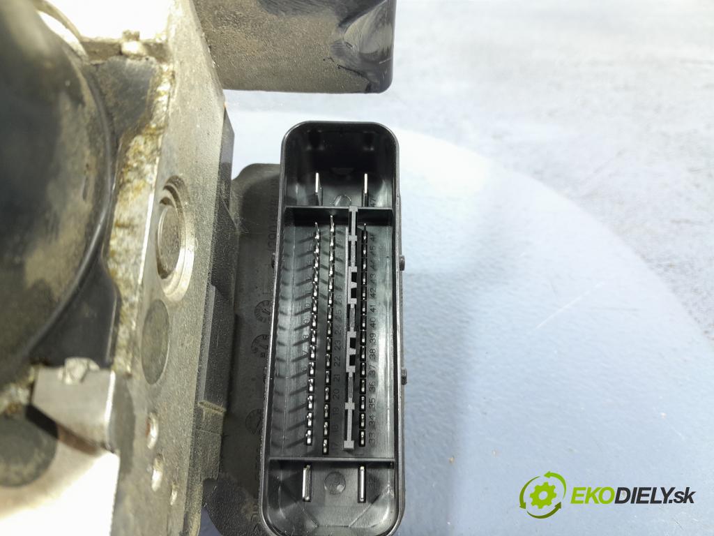 Ford Focus 2014 čerpadlo ABS x BV61-2C405-AL