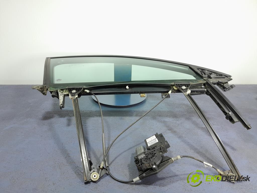 Audi A4 2005 mechanismus stahování Sklenka: před v pravo: 8E0837630
