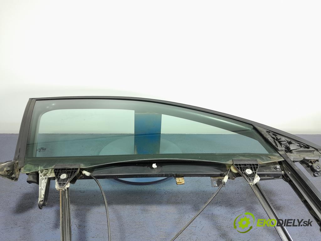 Audi A4 2005 mechanismus stahování Sklenka: před v pravo: 8E0837630