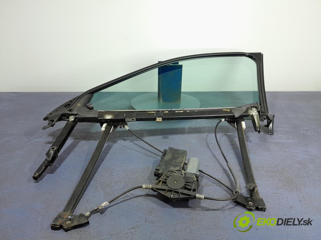 Audi A4 2005 mechanismus stahování Sklenka: před v pravo: 8E0837630