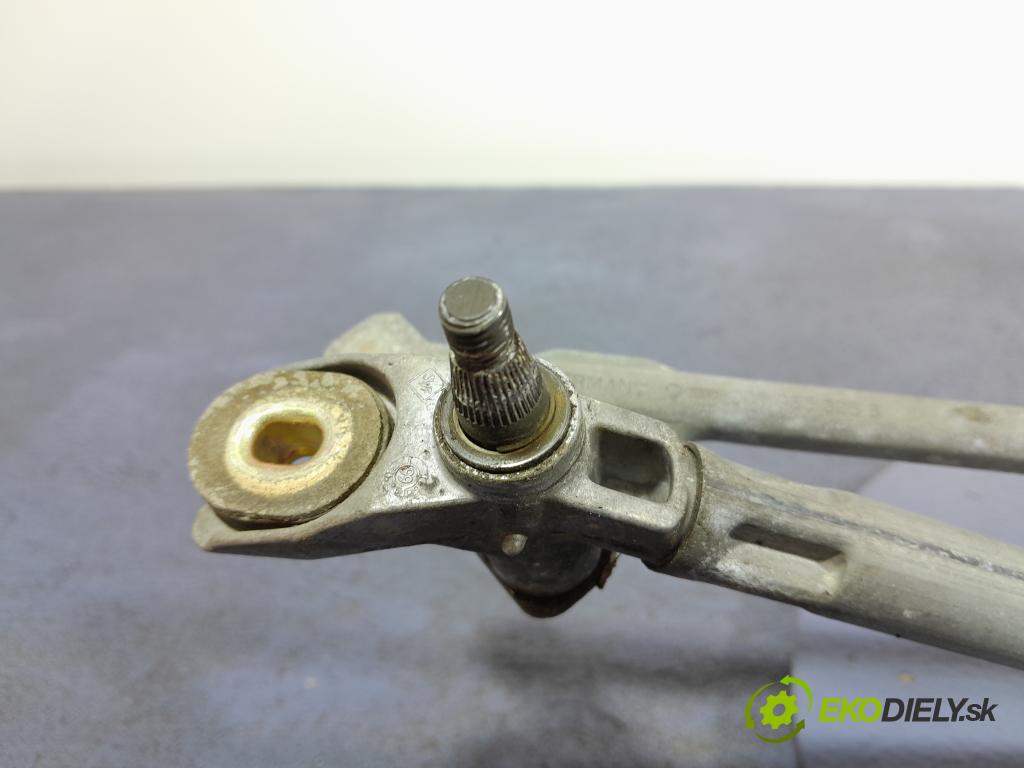 Audi A4 1999 mechanismus motorek Stěrače: před 8D1955023E