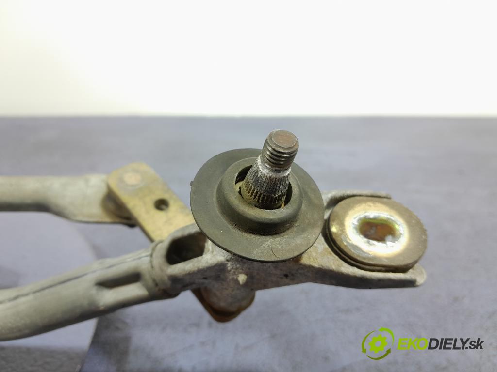 Audi A4 1999 mechanismus motorek Stěrače: před 8D1955023E