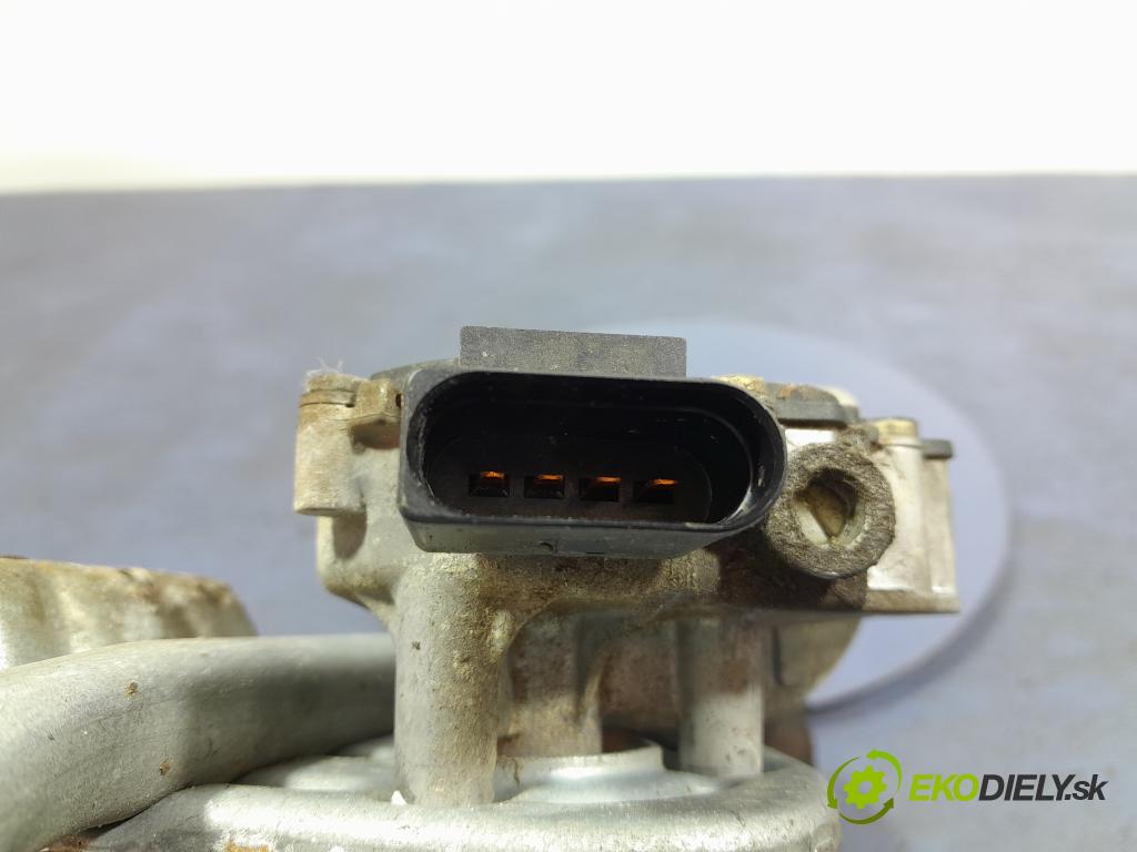 Audi A4 1999 mechanismus motorek Stěrače: před 8D1955023E