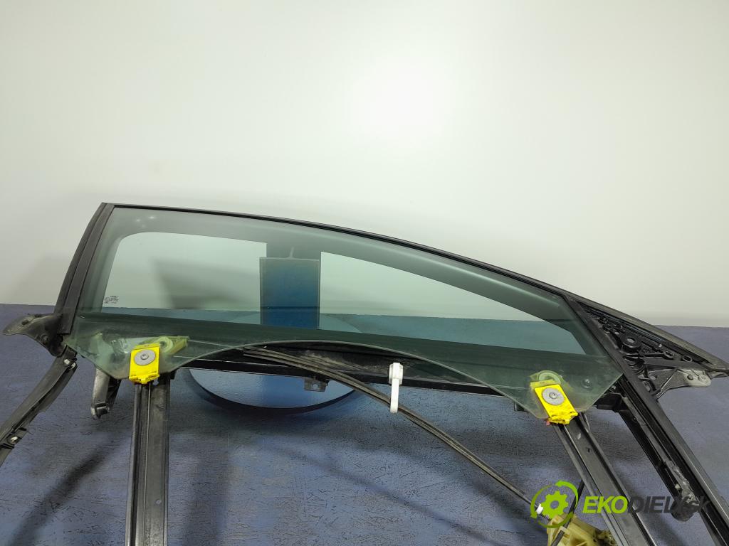 Audi A6 2006 mechanismus stahování Sklenka: před v pravo: 4F0837630